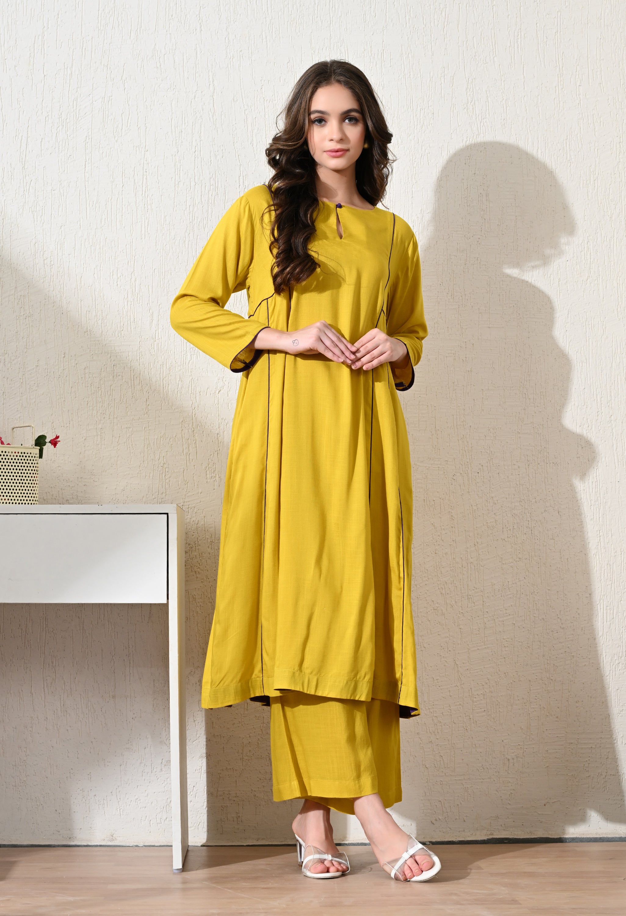 YELOW BITE REYON KURTA SET