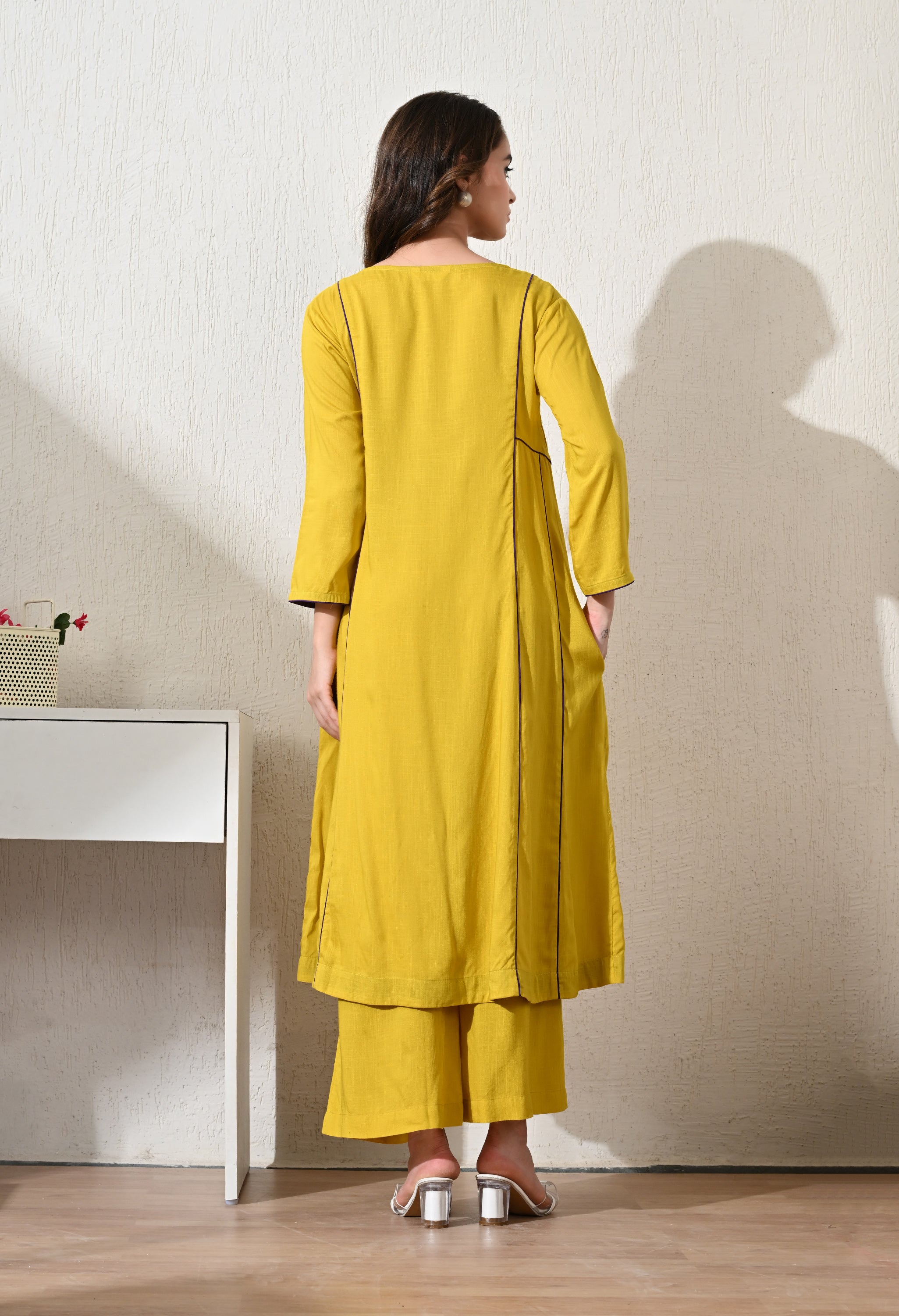 YELOW BITE REYON KURTA SET