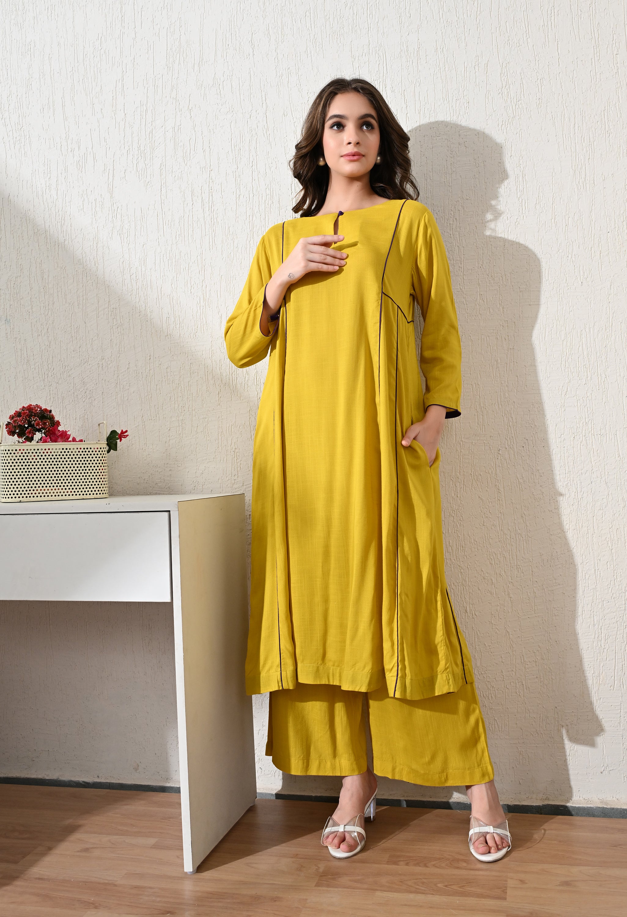 YELOW BITE REYON KURTA SET