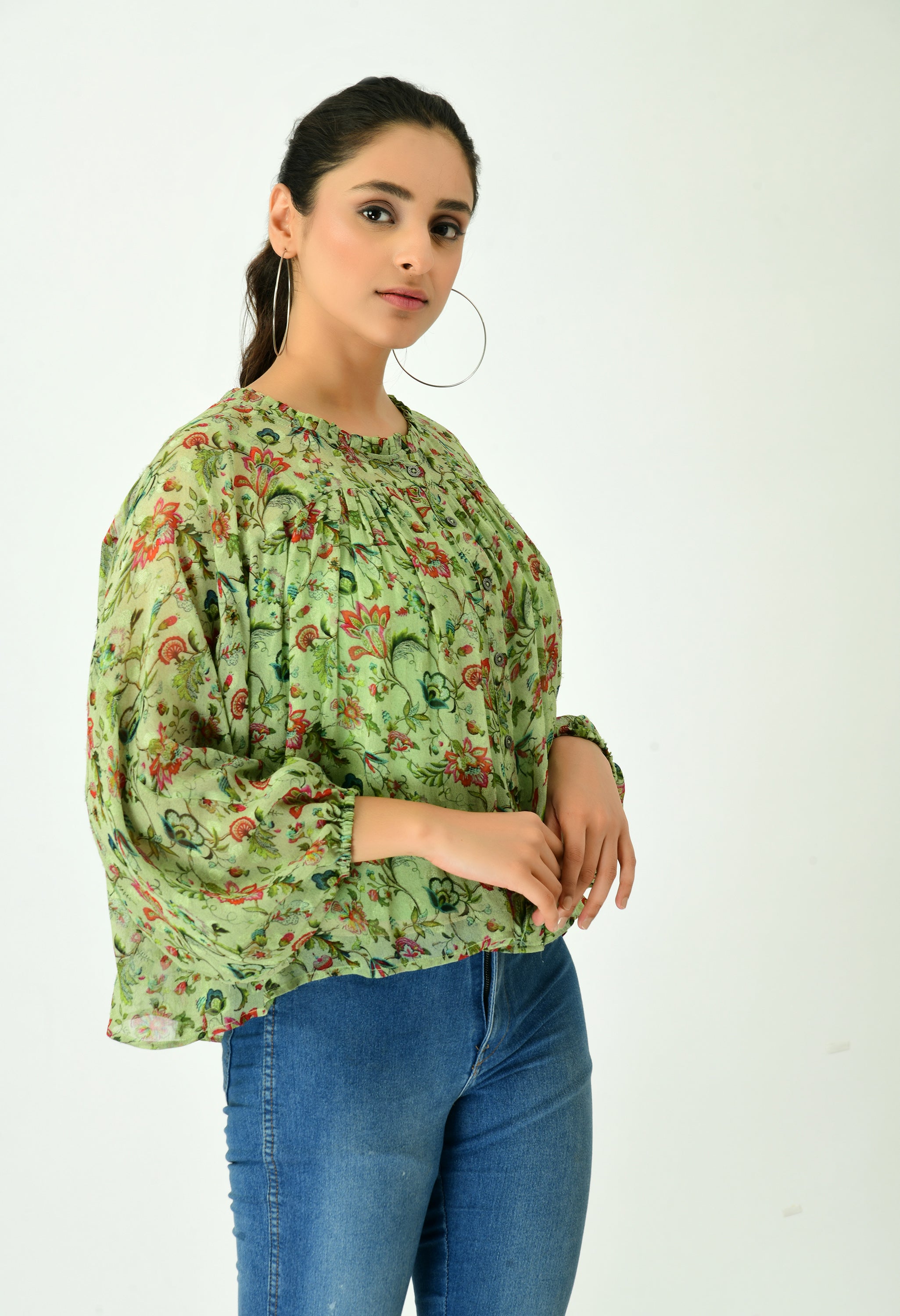 RELAXED FLARED TOP