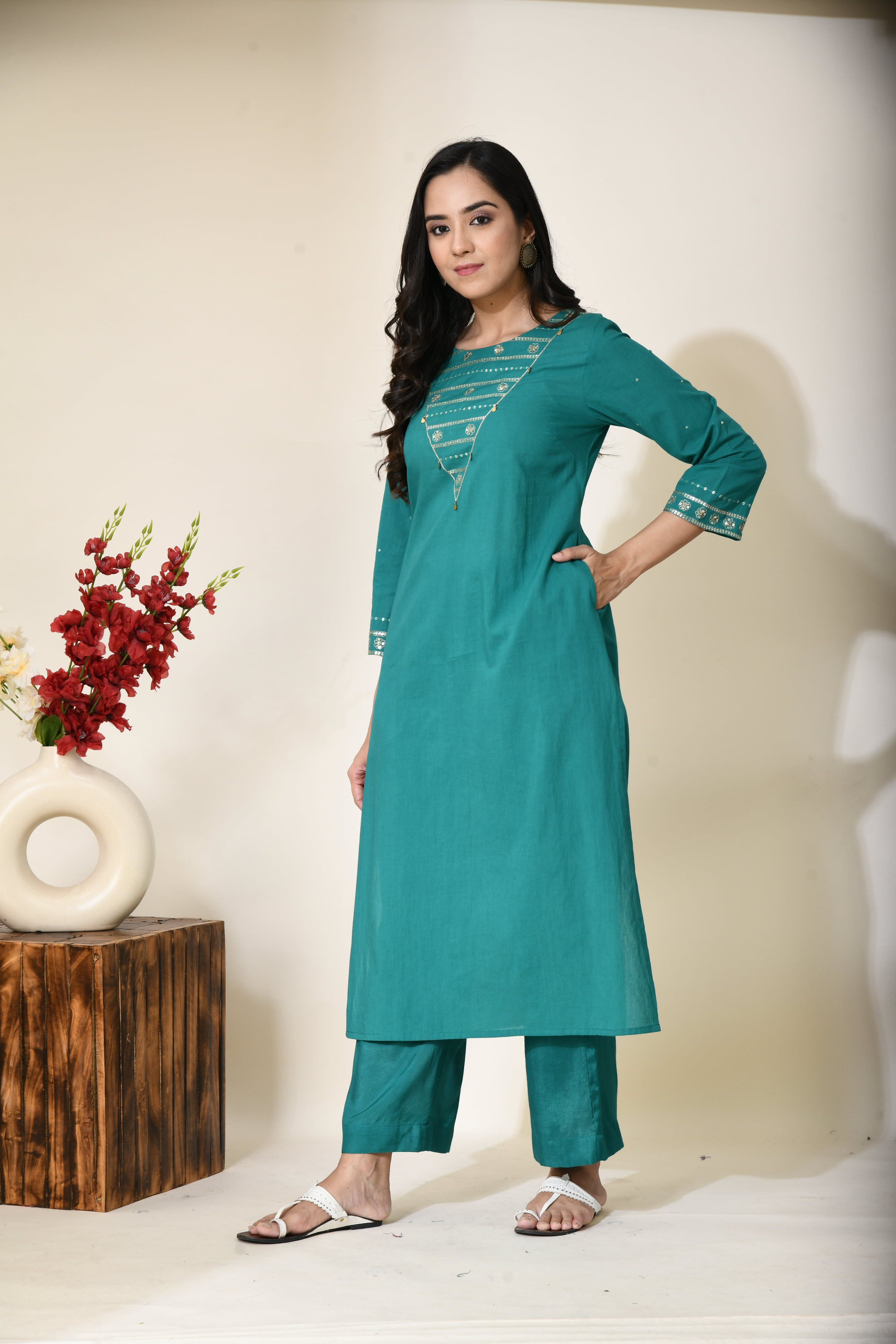 forest-green-aari-zari-work-pure-cotton-kurta