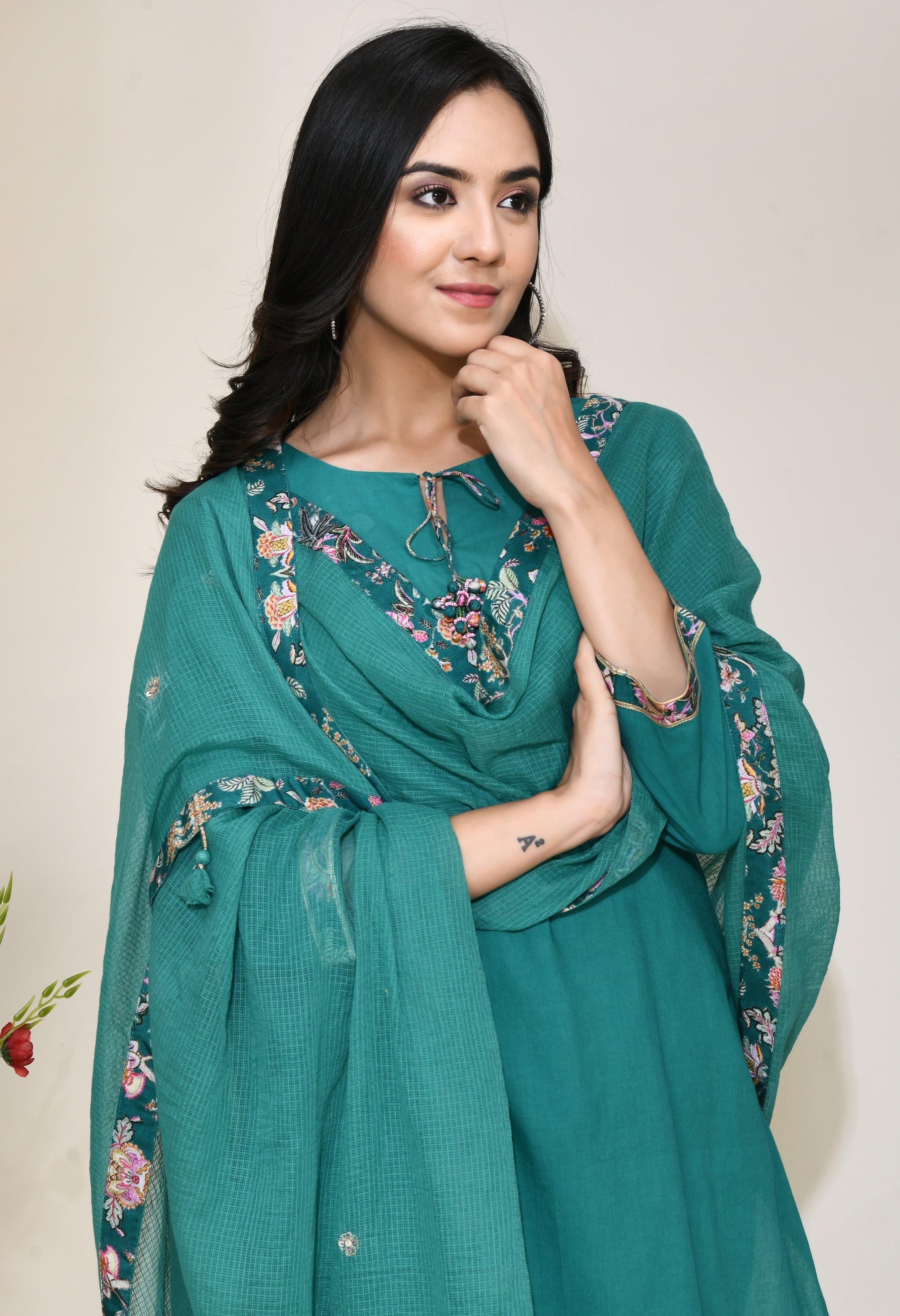 Breezy Bliss Green Cotton Kurta Set | Women Green Kurtas Sets online